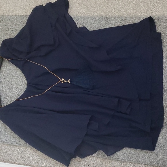 NWT Avenue Navy Overlay V-Neck Removable Tassel Necklace Blouse - Picture 6 of 9